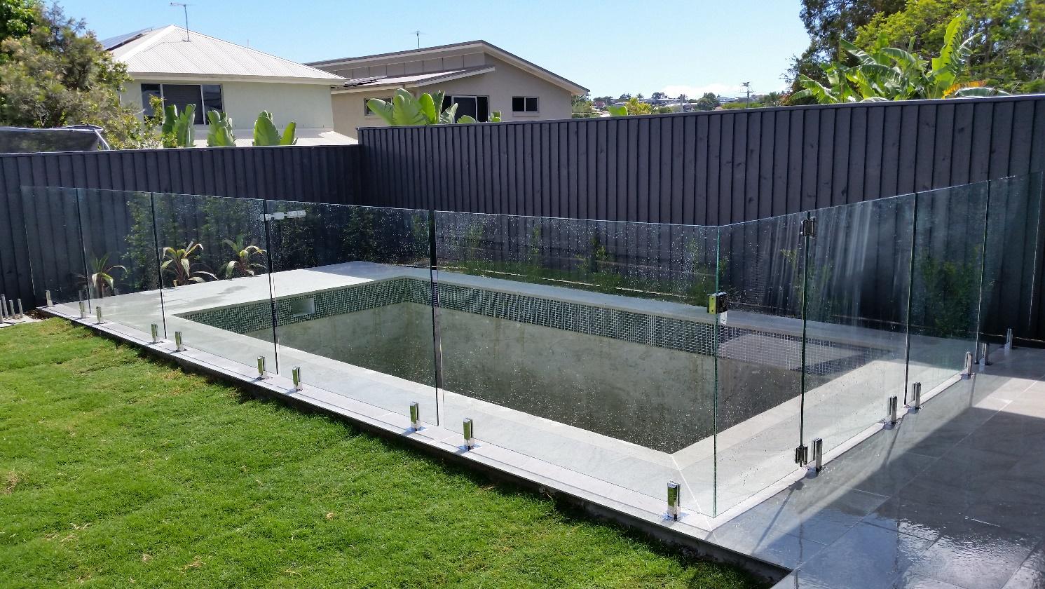 Frameless glass pool fencing